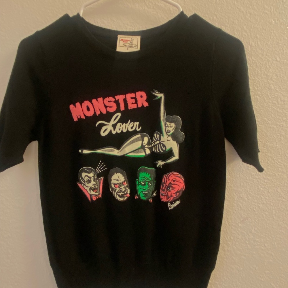 “Monster Lover” short sleeve  sweater